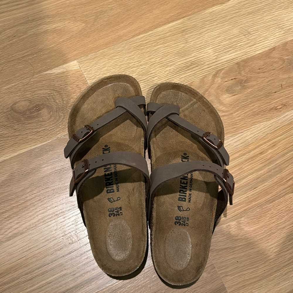 Birkenstock Mayuri Sandal Taupe sz 38 never worn